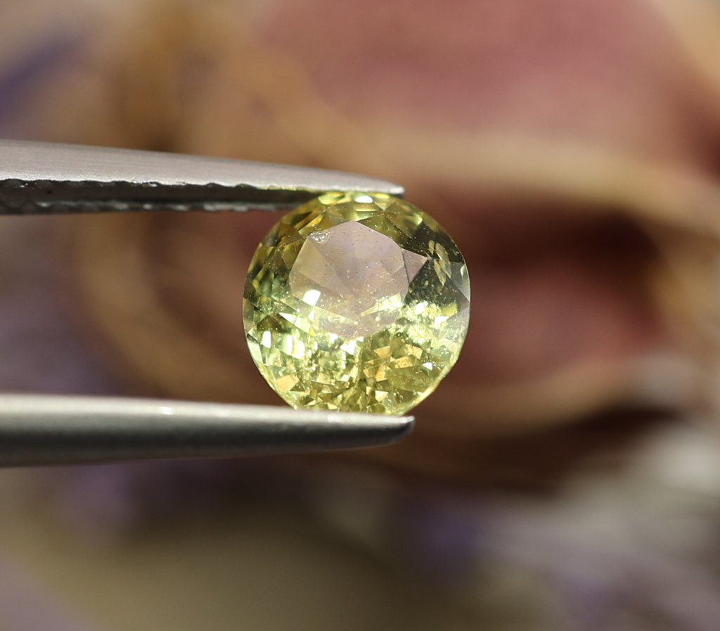 Natural Sapphire, 1.68 carat