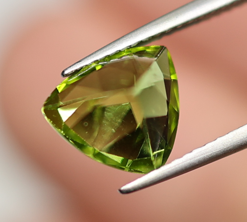 Natural Peridot, 3.00 carat