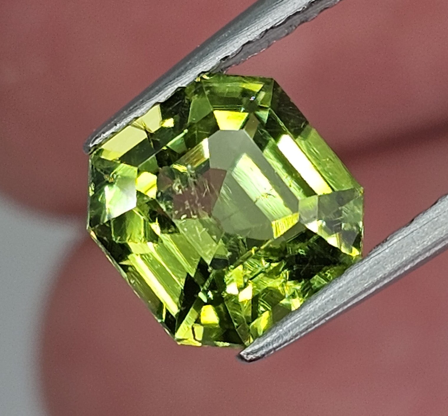 Natural Peridot, 2.10 carat