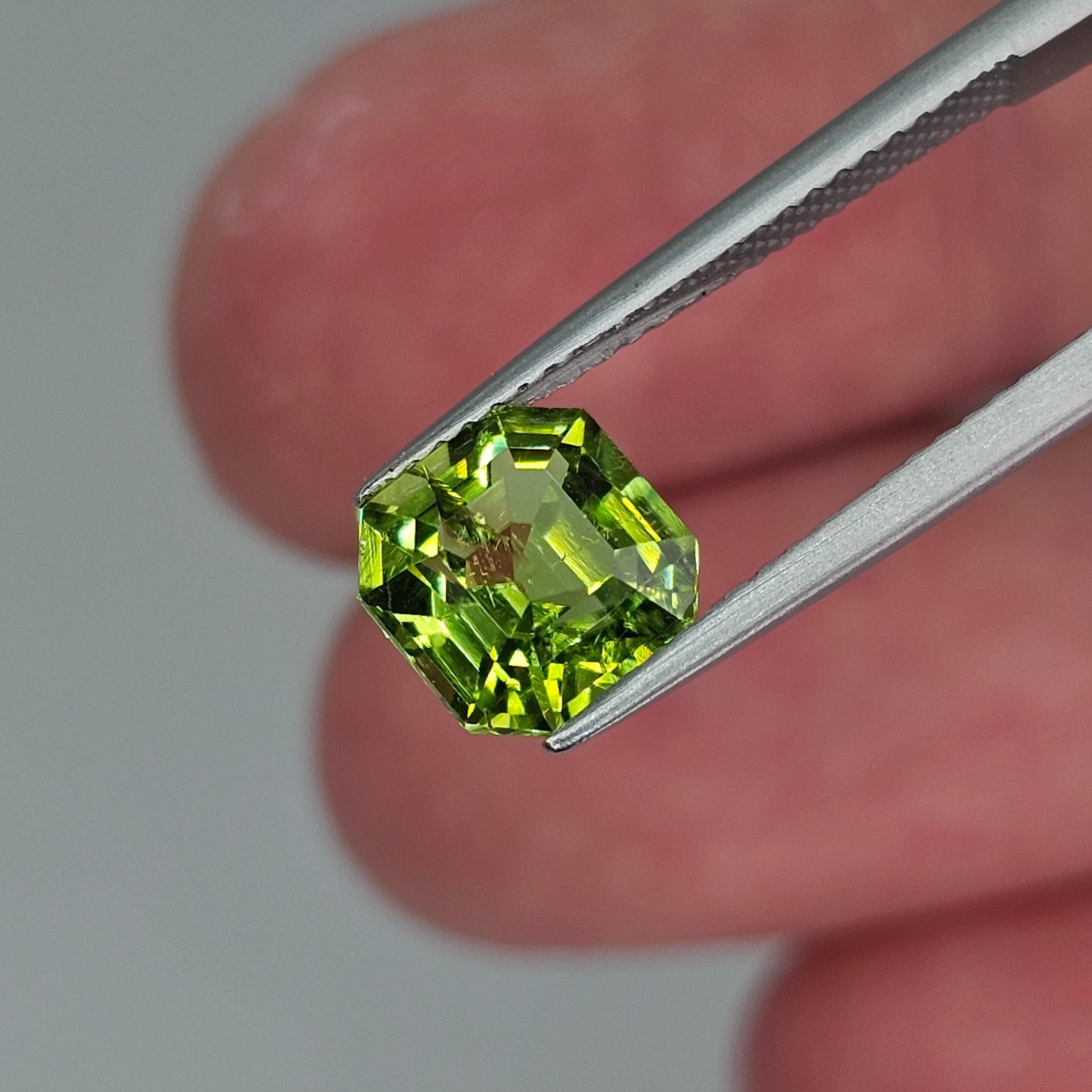 Natural Peridot, 2.10 carat