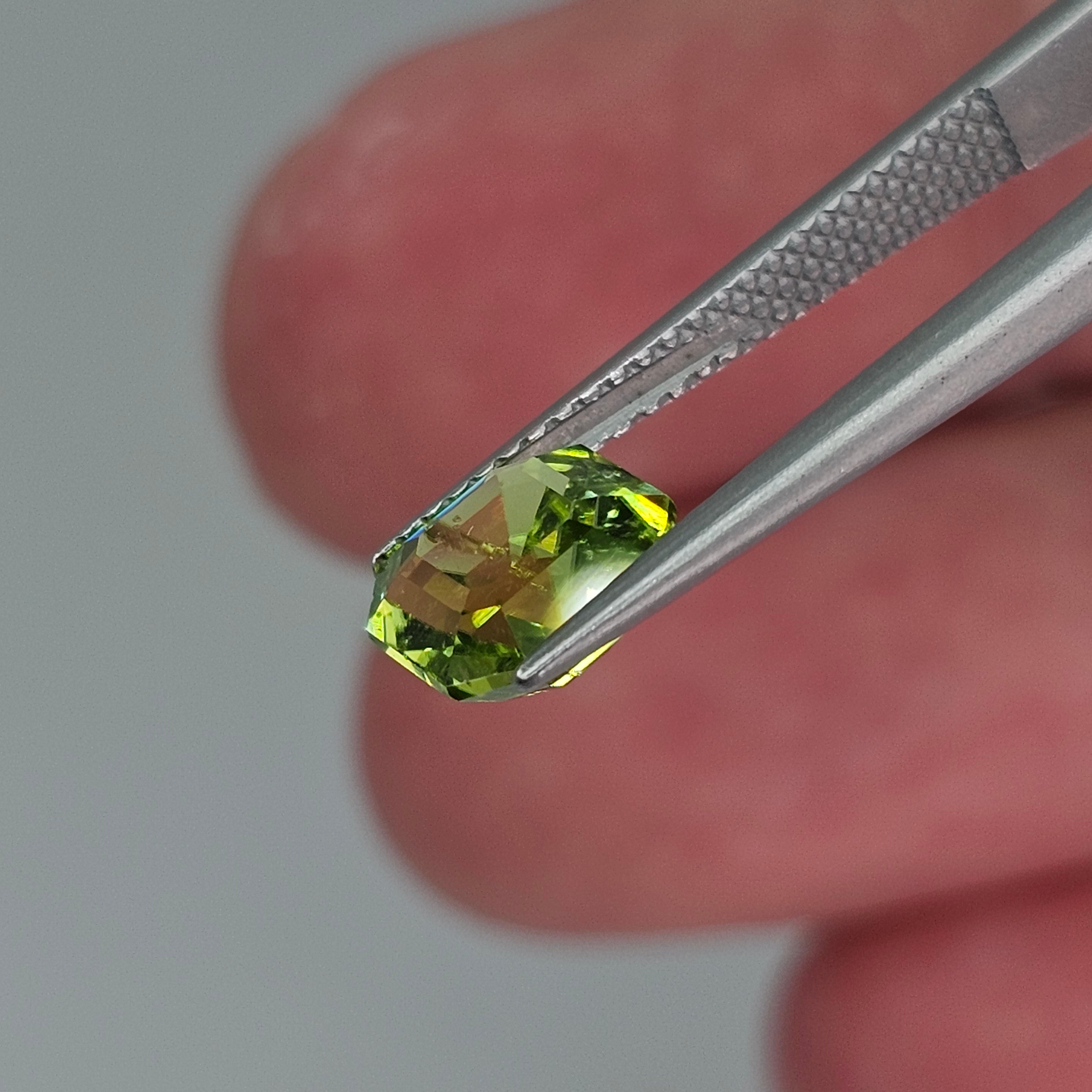 Natural Peridot, 2.10 carat