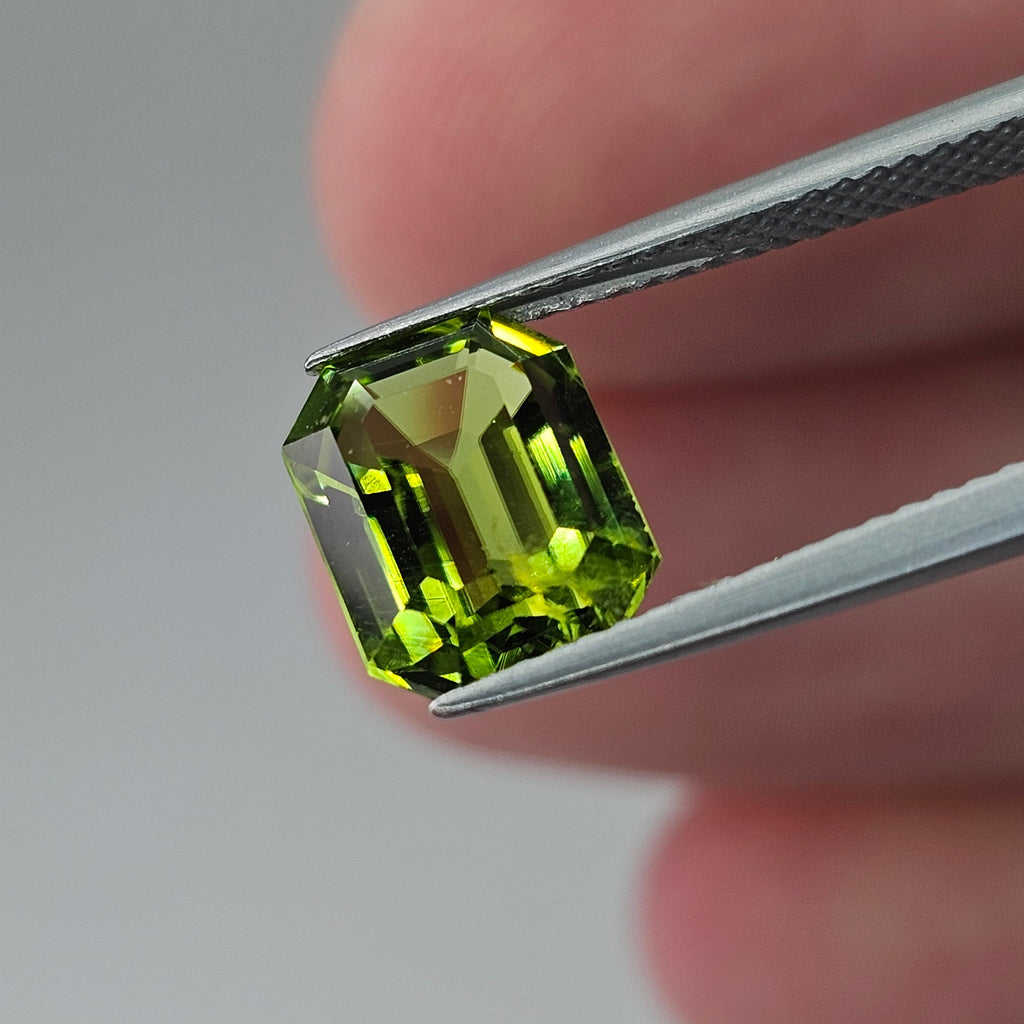Natural Peridot, 3.06 carat