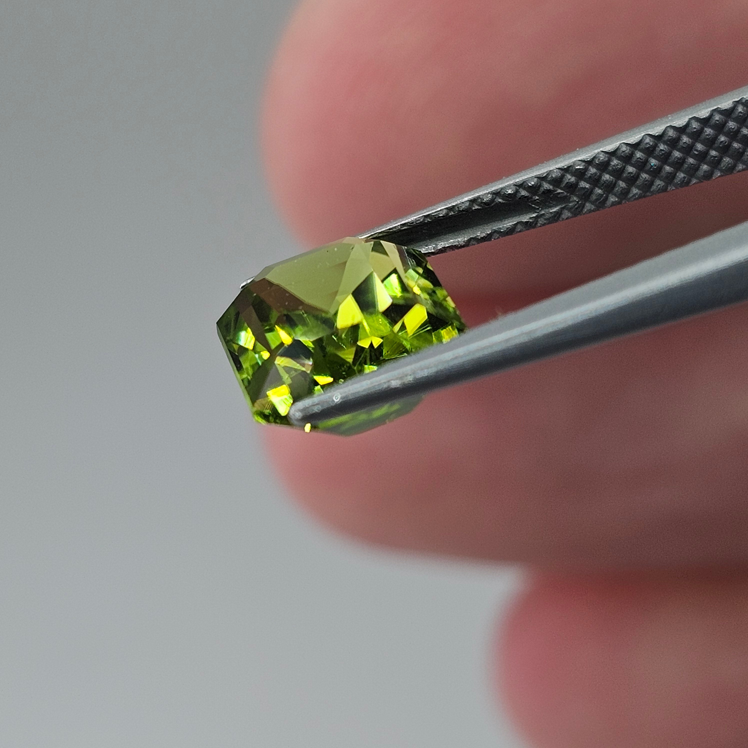 Natural Peridot, 3.06 carat