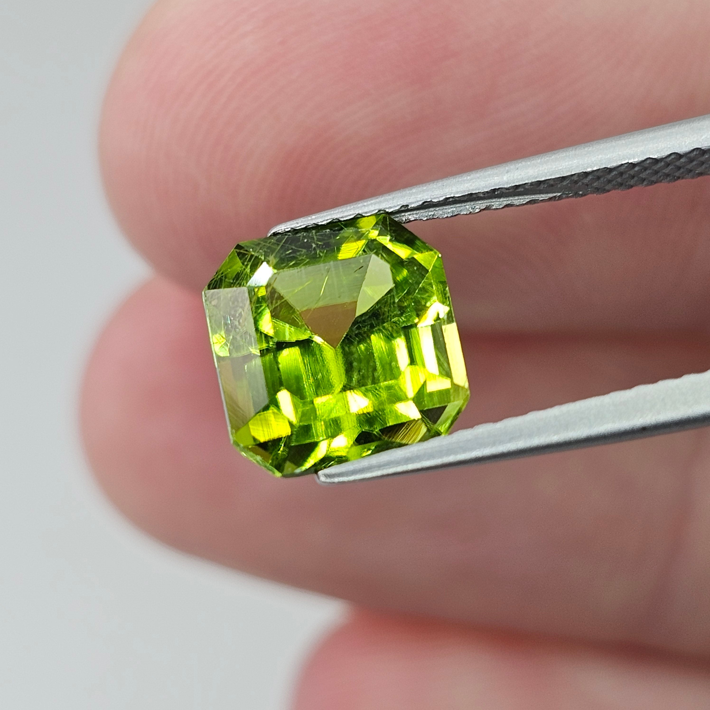 Natural Peridot, 3.67 carat