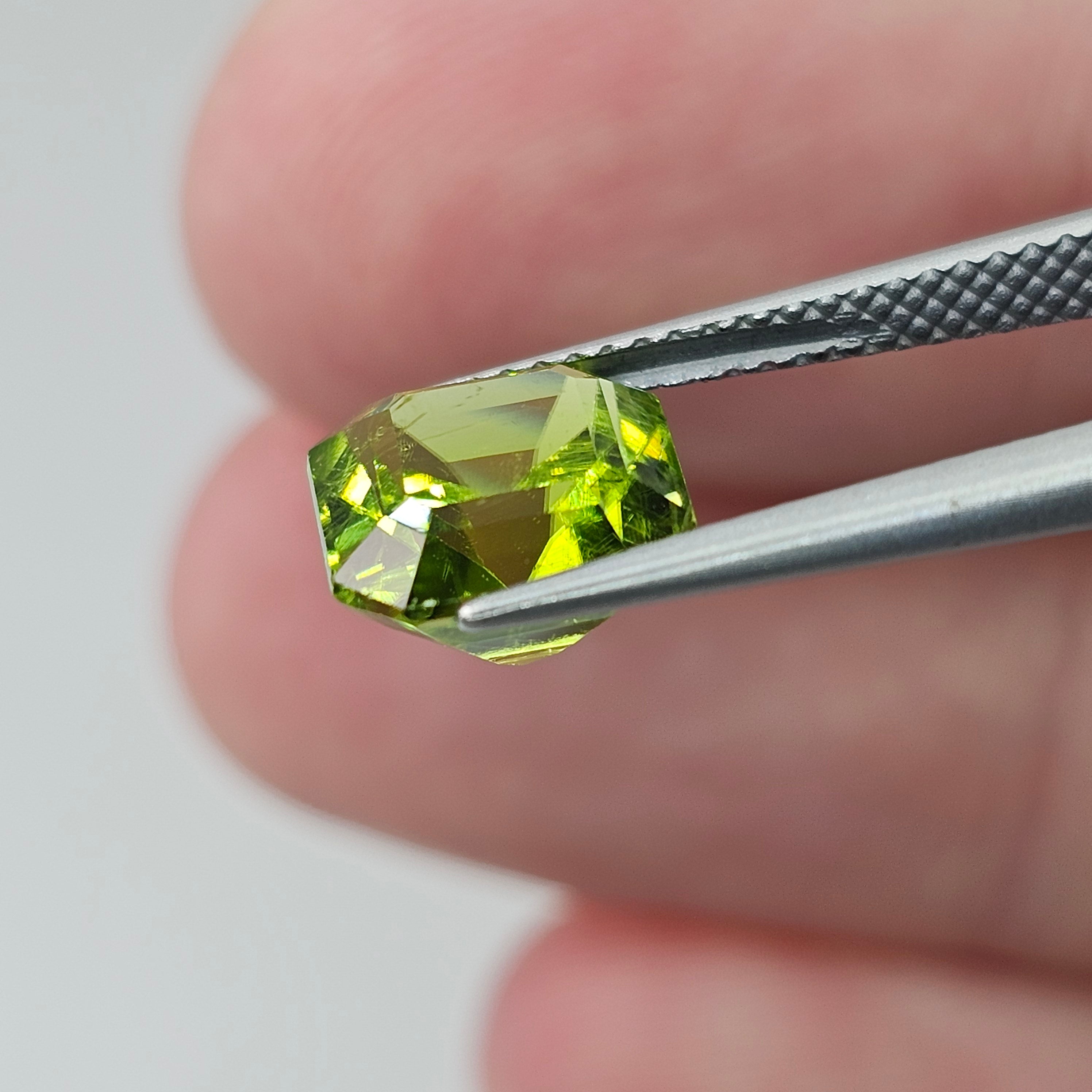 Natural Peridot, 3.67 carat