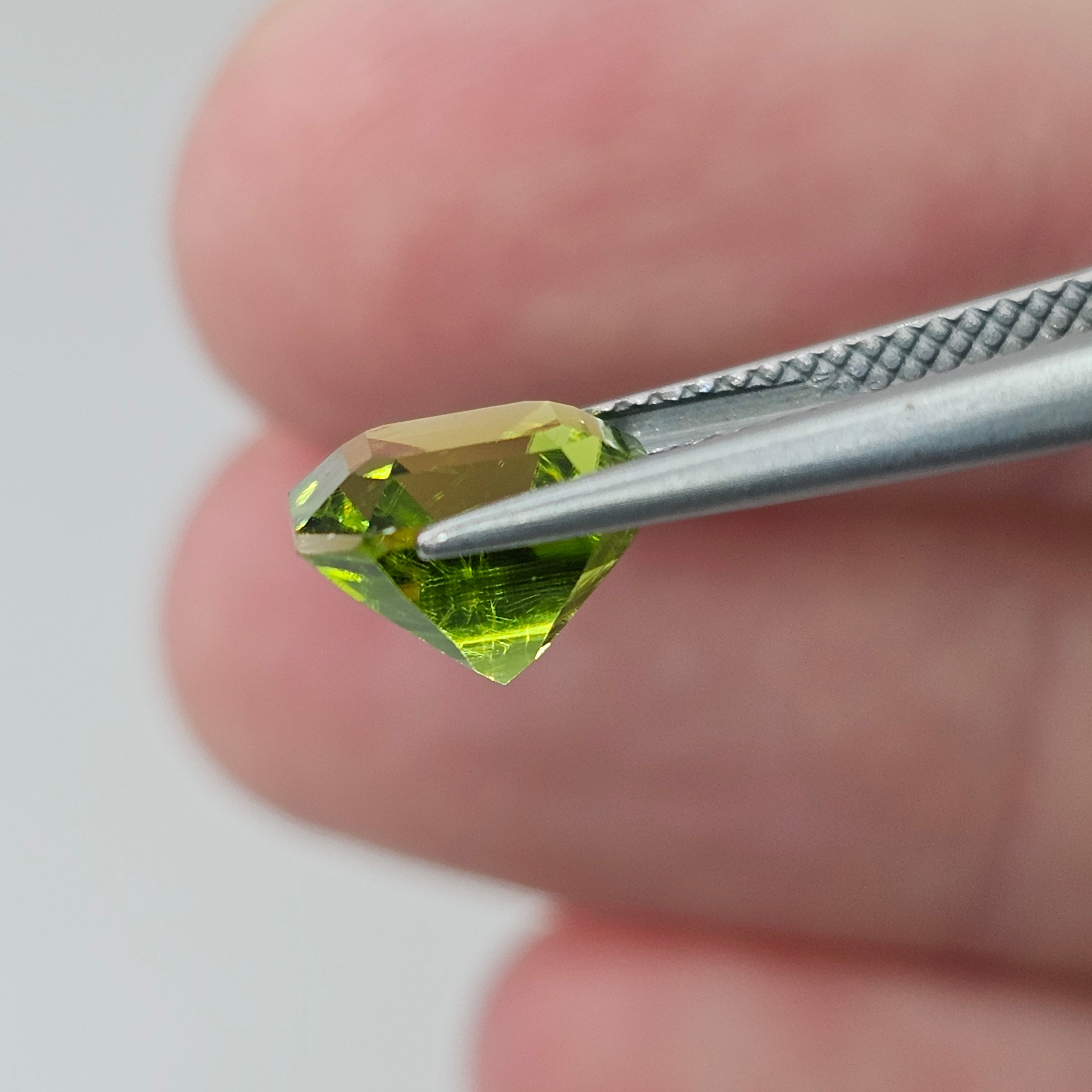 Natural Peridot, 3.67 carat