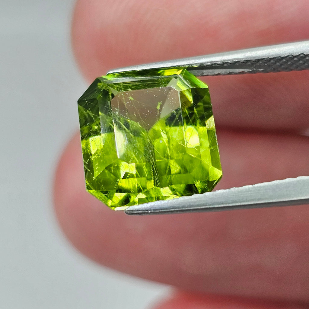 Natural Peridot, 4.94 carat