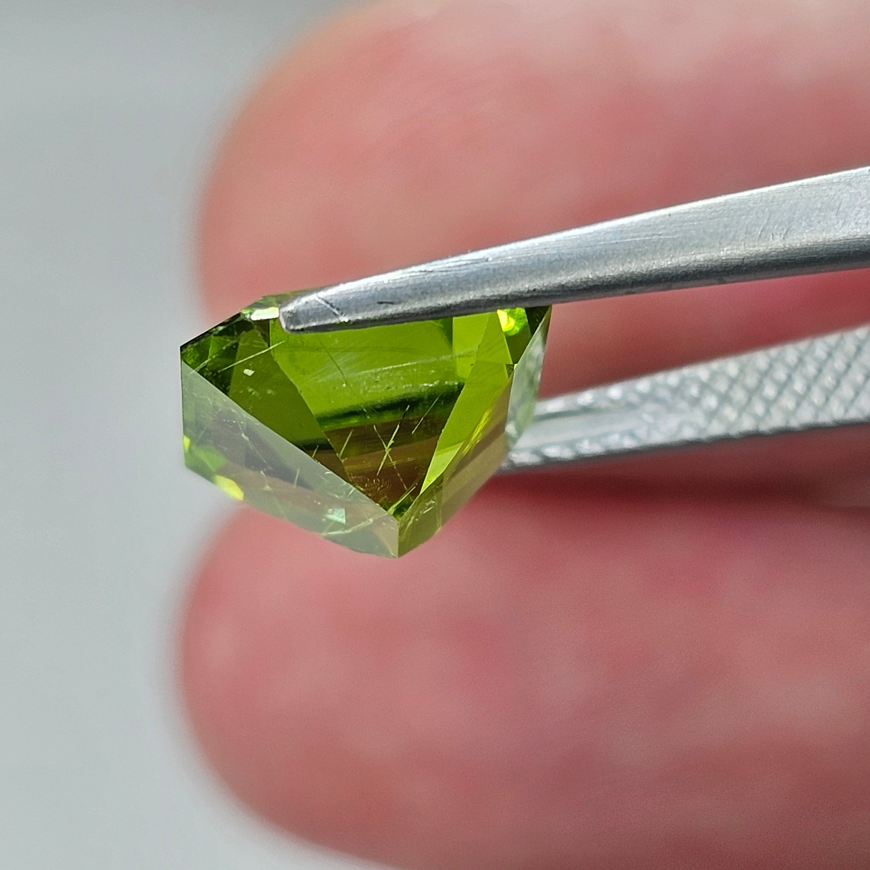 Natural Peridot, 4.94 carat