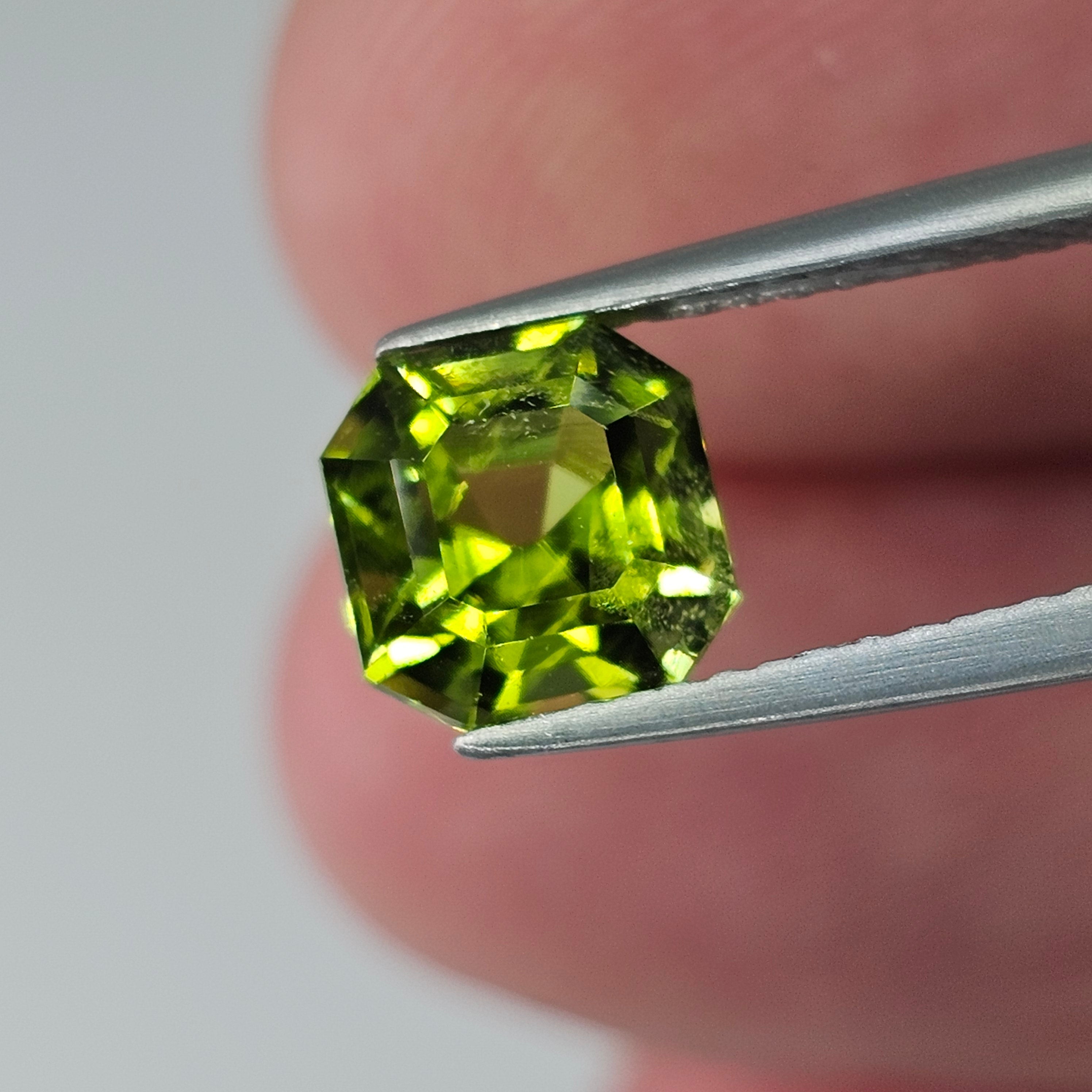 Natural Peridot, 1.90 carat