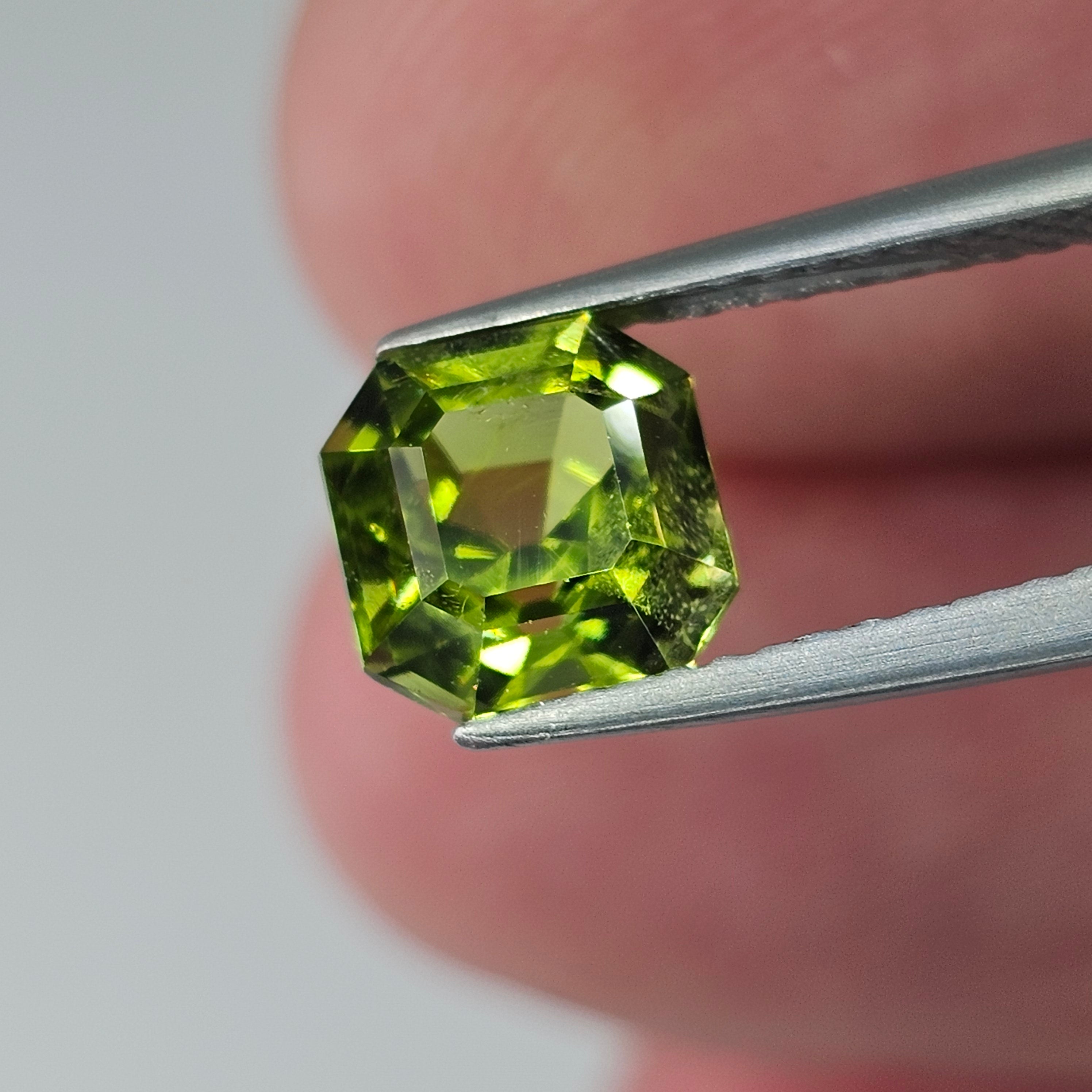Natural Peridot, 1.90 carat