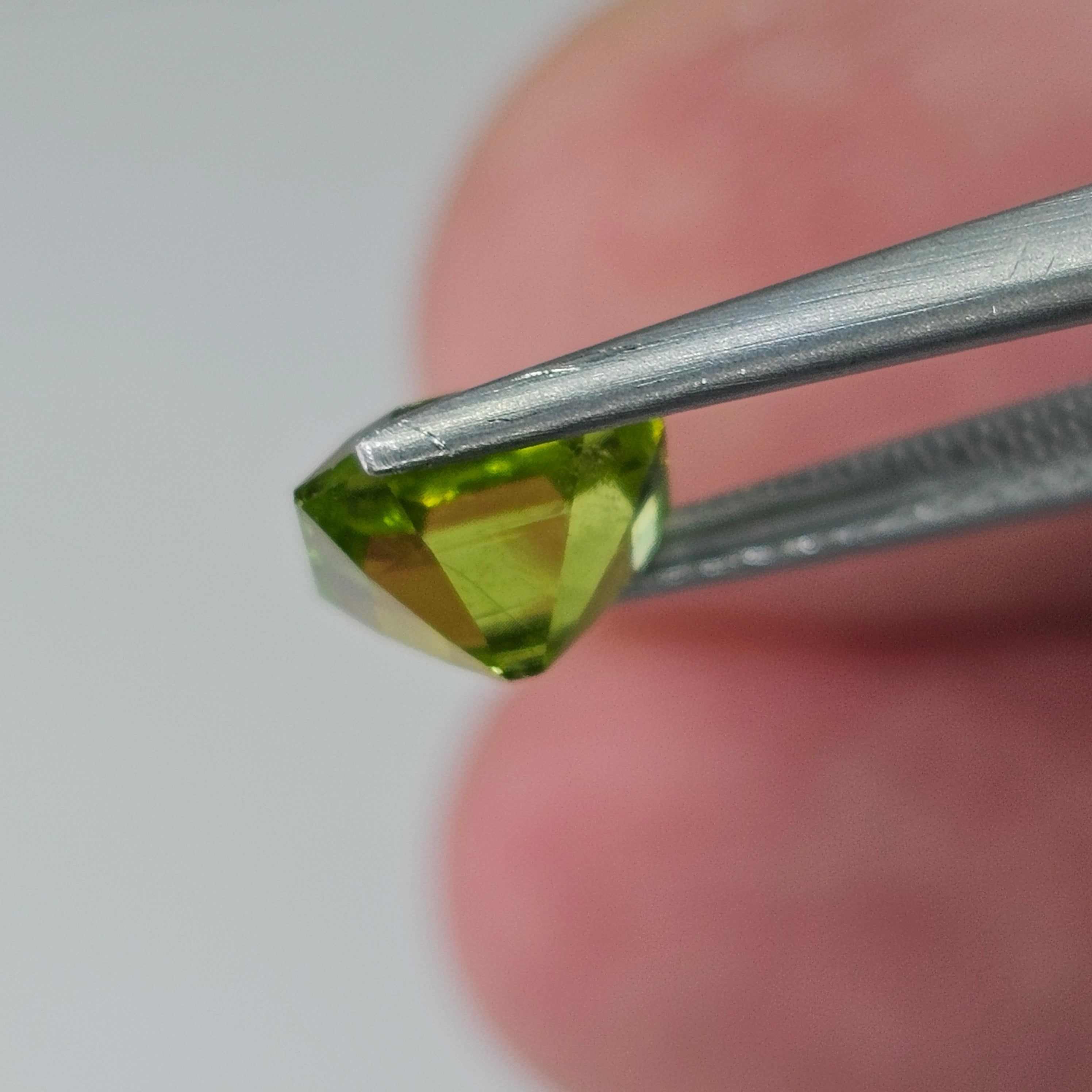 Natural Peridot, 1.90 carat