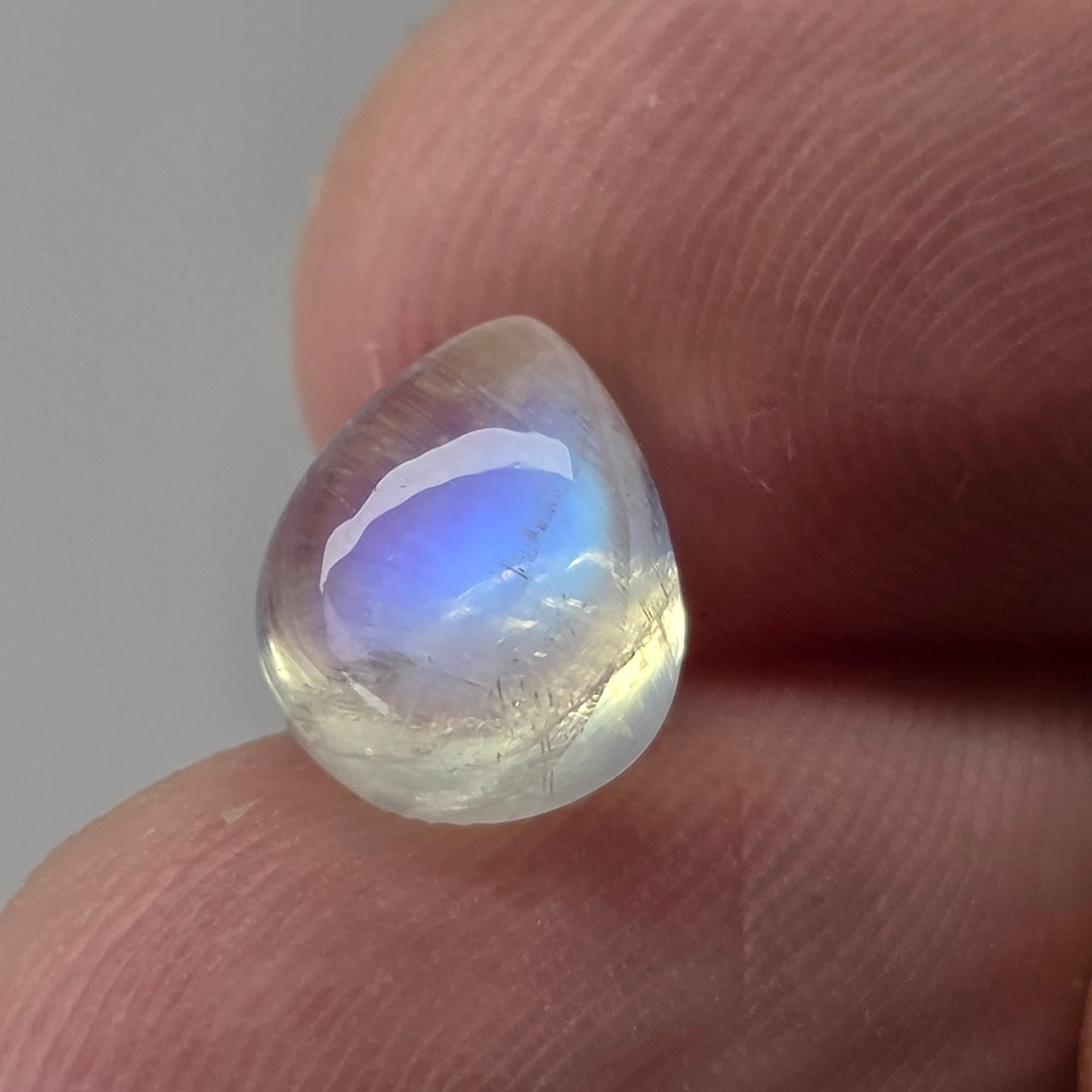 Natural Moonstone, 3.25 carat