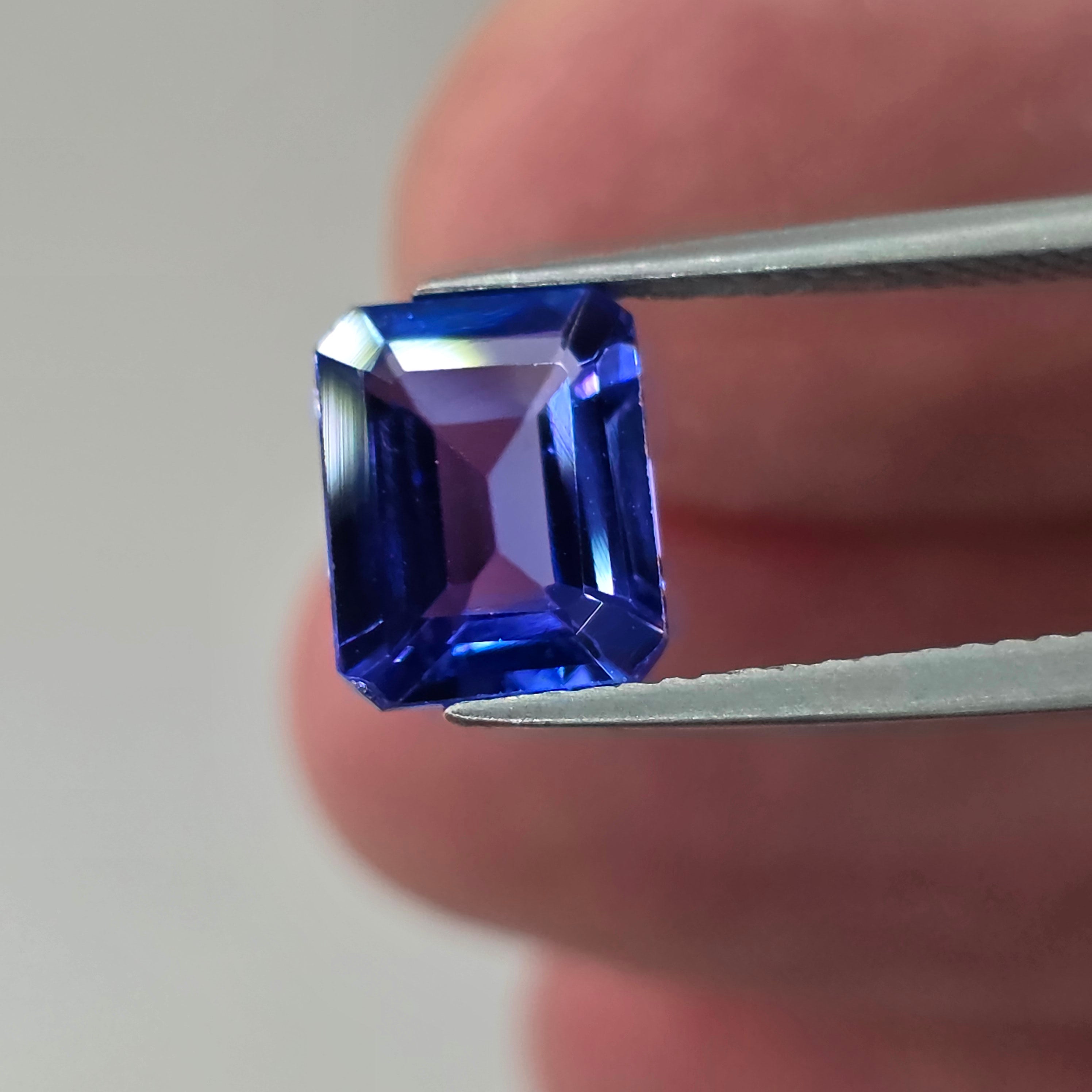 Natural Tanzanite, 2.46 carat