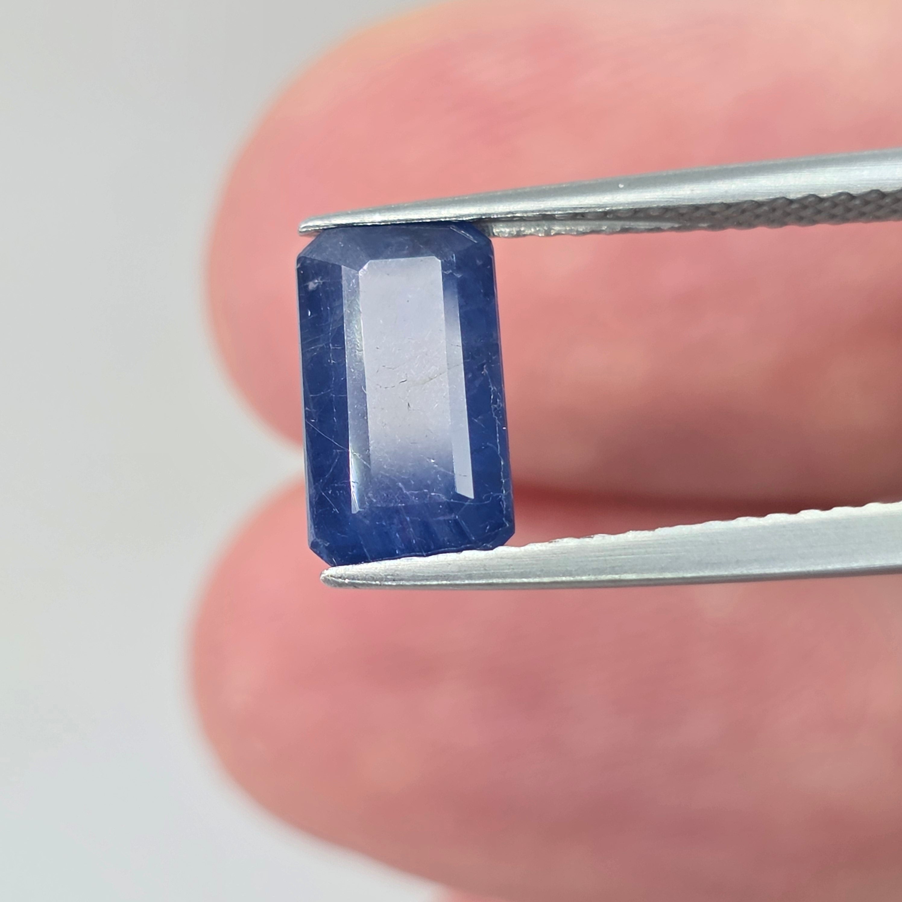 Natural Sapphire, 2.46 carat