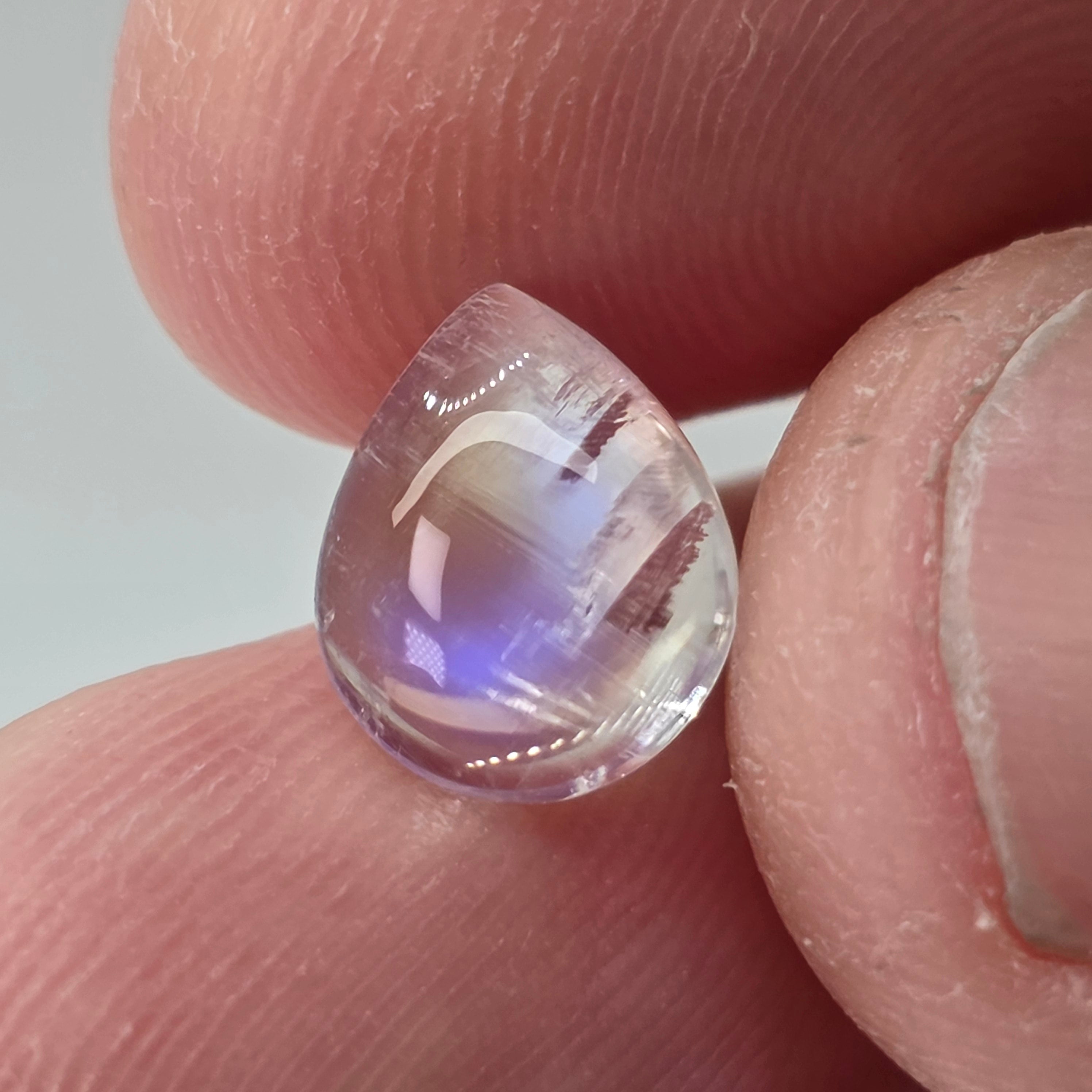 Natural Moonstone, 2.00 carat