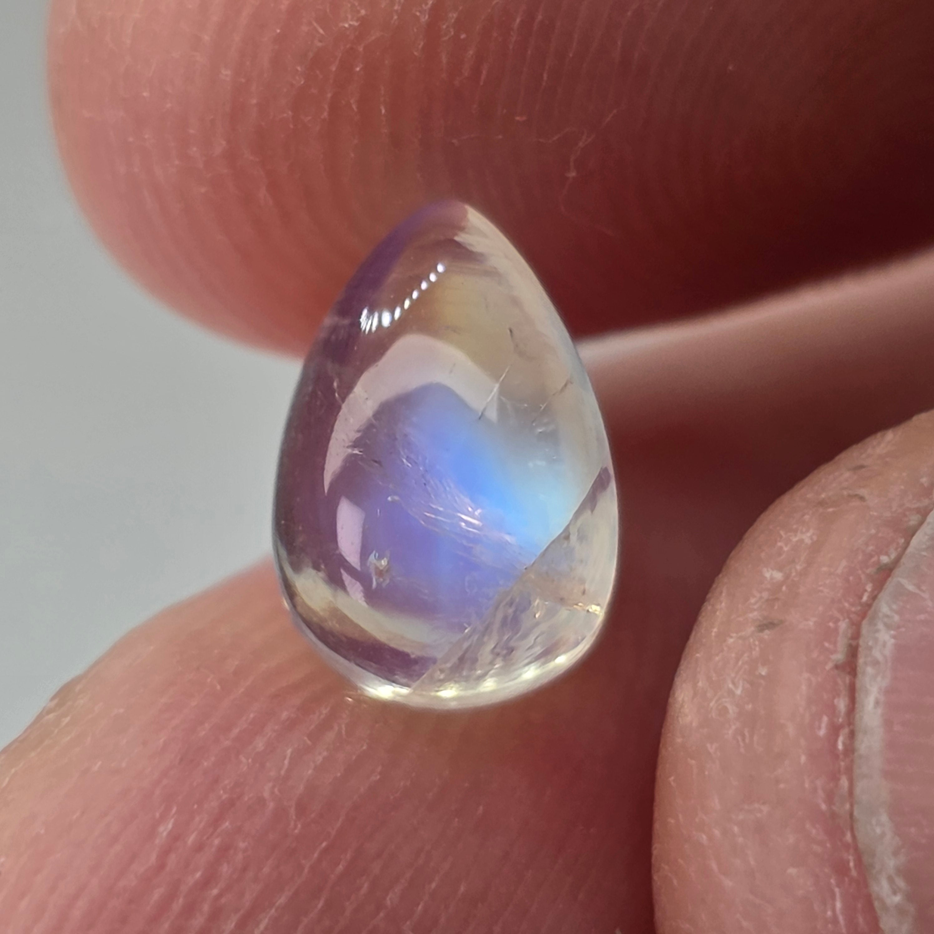 Natural Moonstone, 2.73 carat