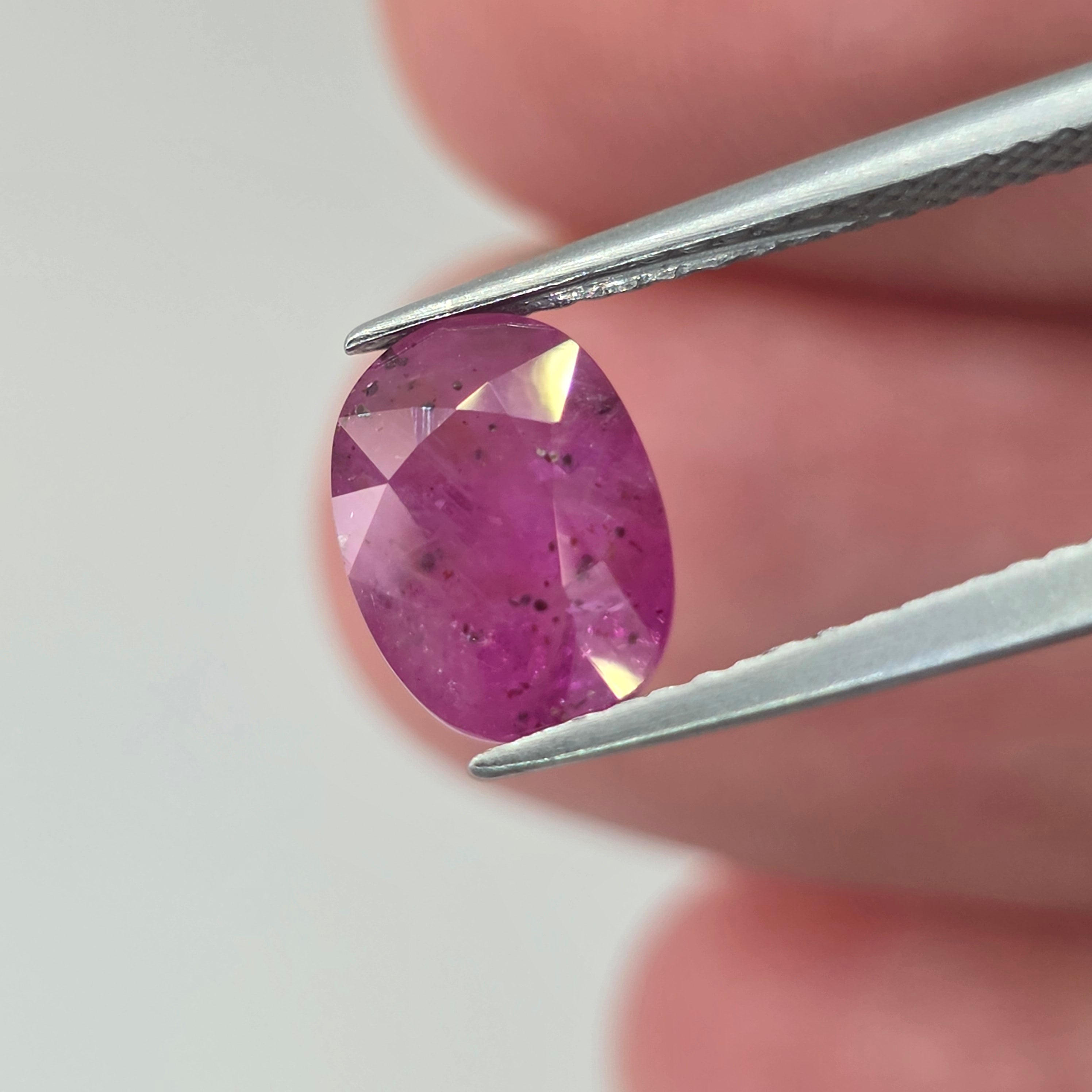 Natural Sapphire, 2.42 carat