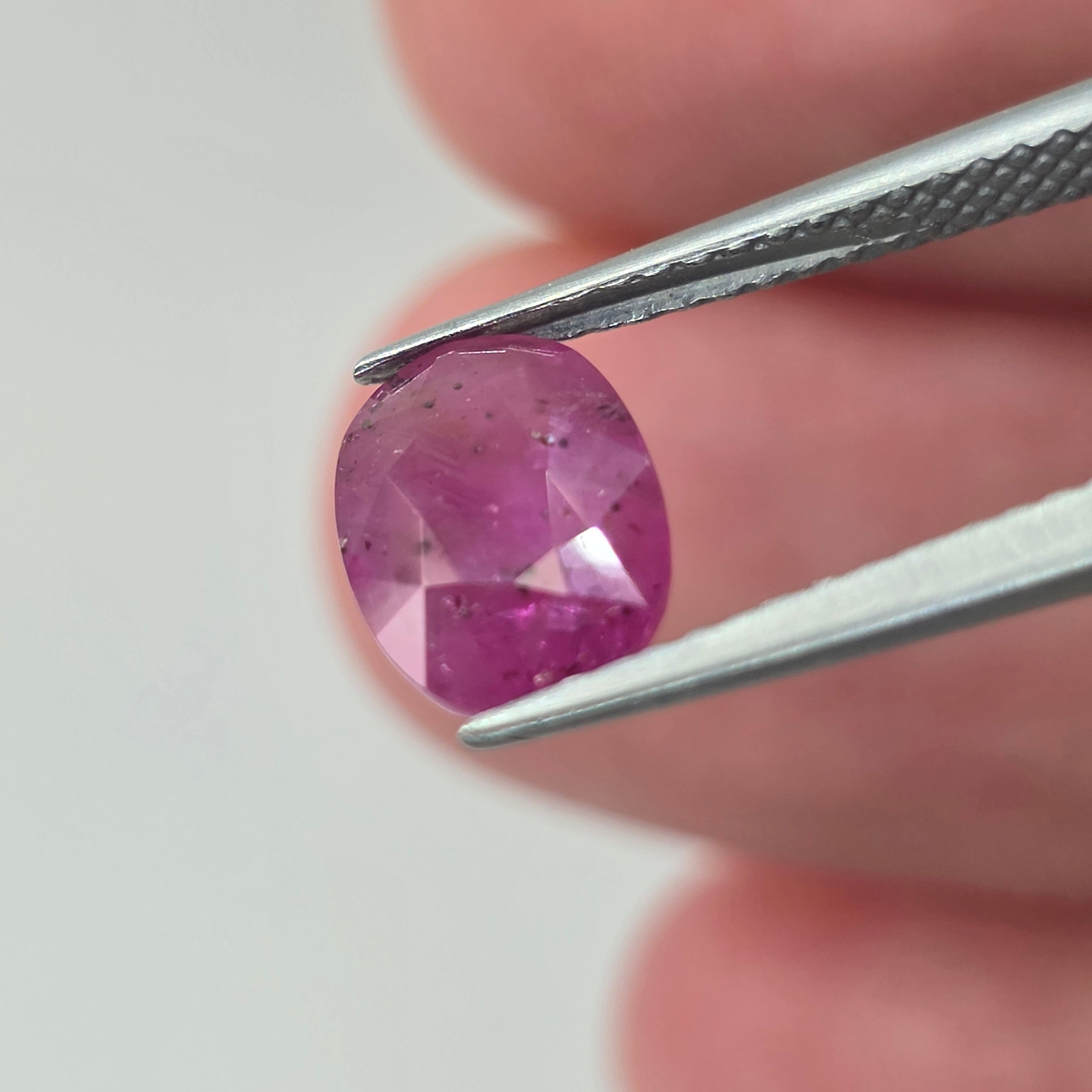 Natural Sapphire, 2.42 carat