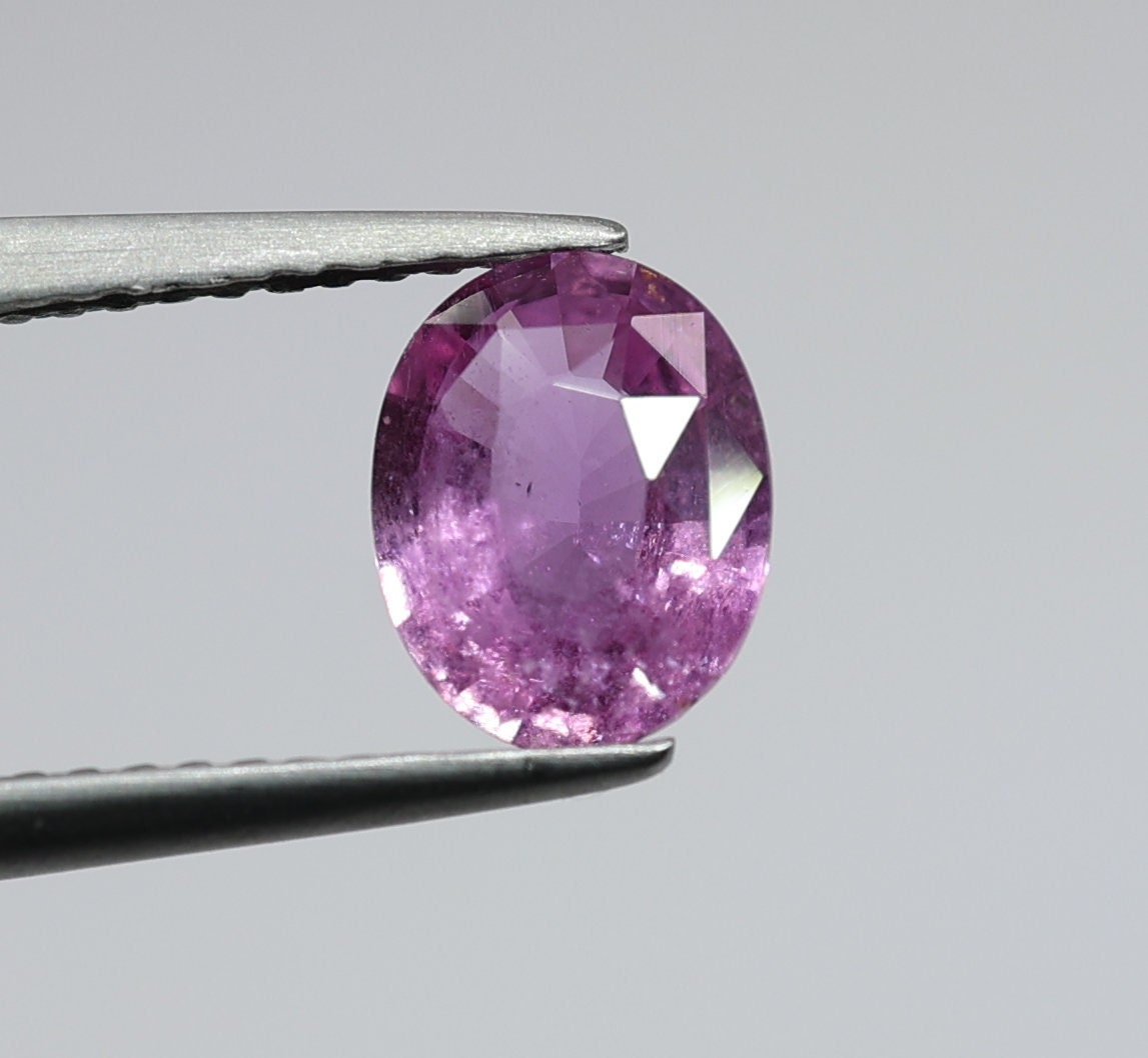 Natural Sapphire, 1.33 carat