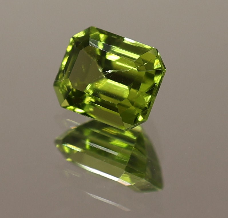 Natural Peridot, 2.85 carat