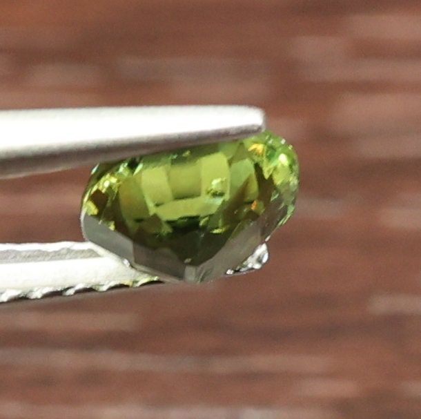 Natural Sapphire, 0.95 carat