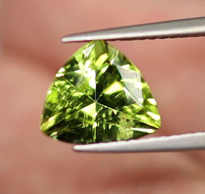 Natural Peridot, 3.00 carat