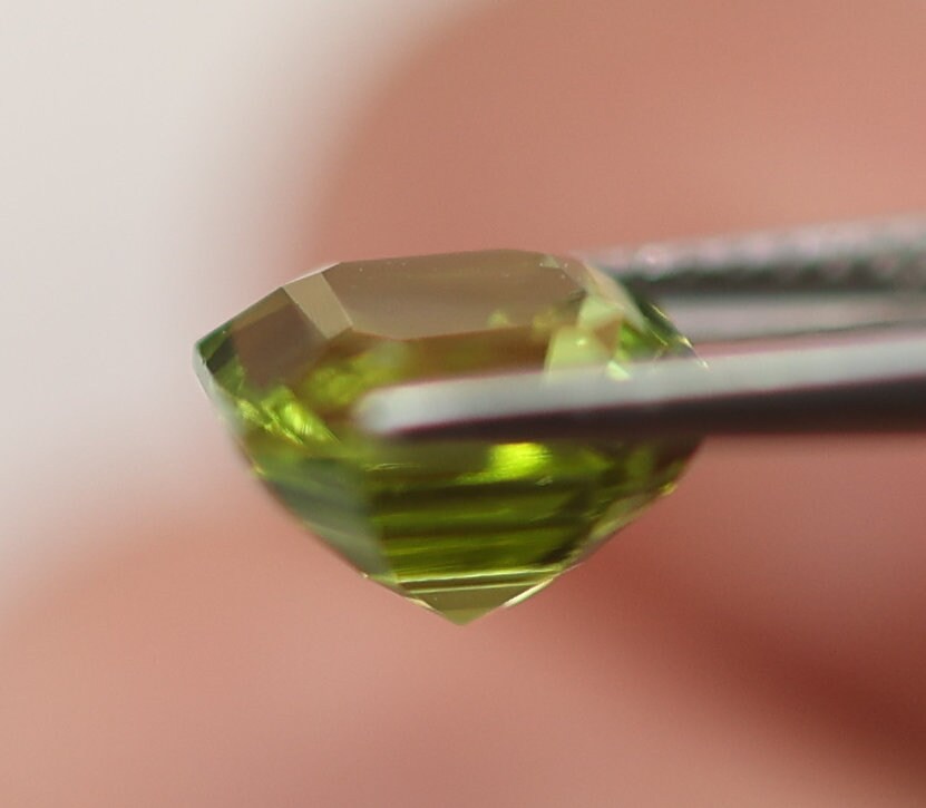 Natural Peridot, 2.95 carat