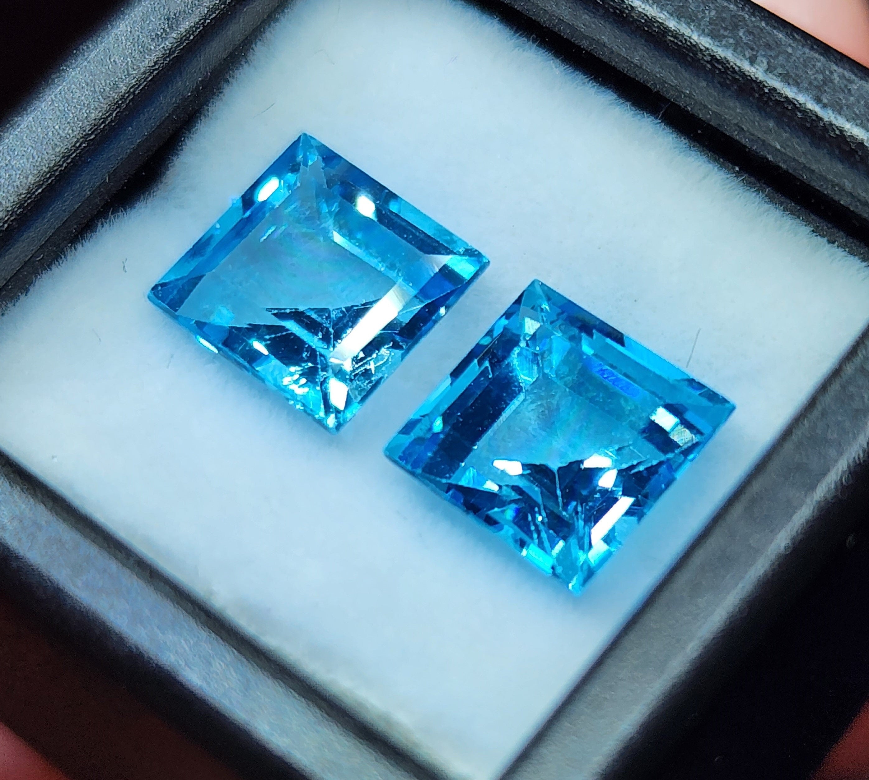 Natural Topaz, 4.55 carat total weight