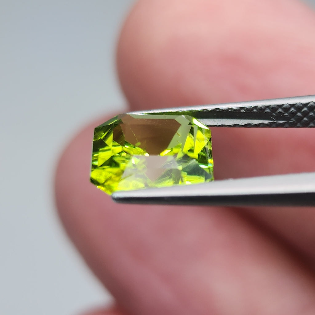 Natural Peridot, 2.81 carat