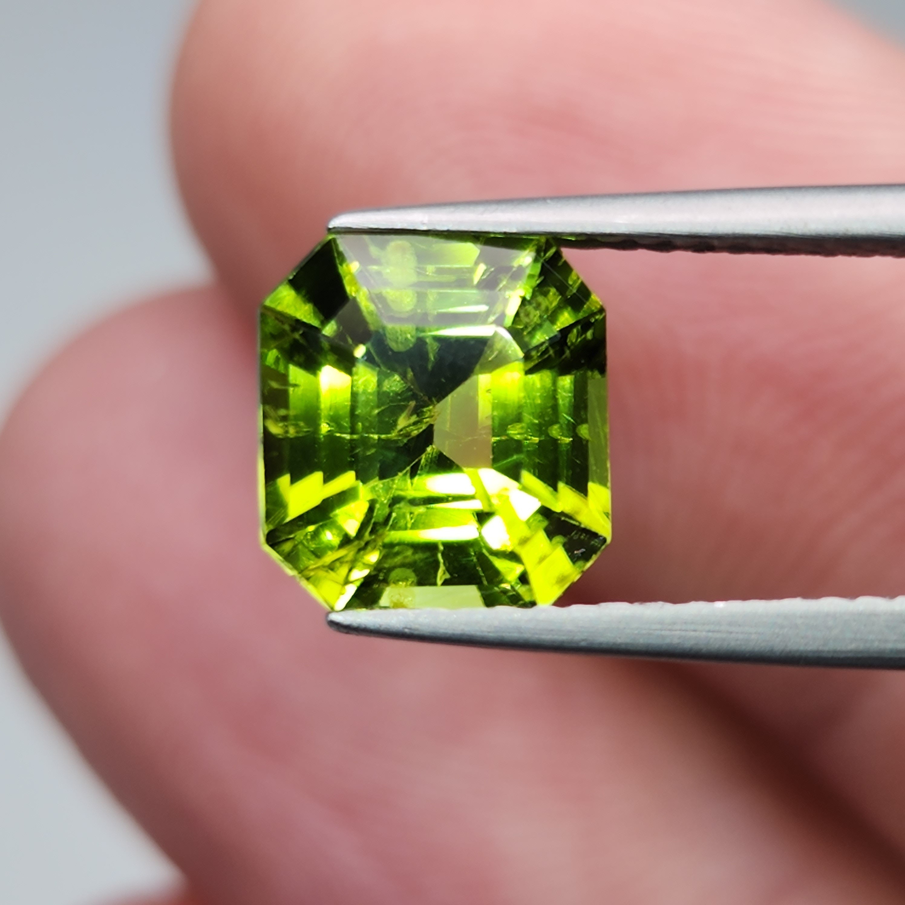 Natural Peridot, 2.81 carat