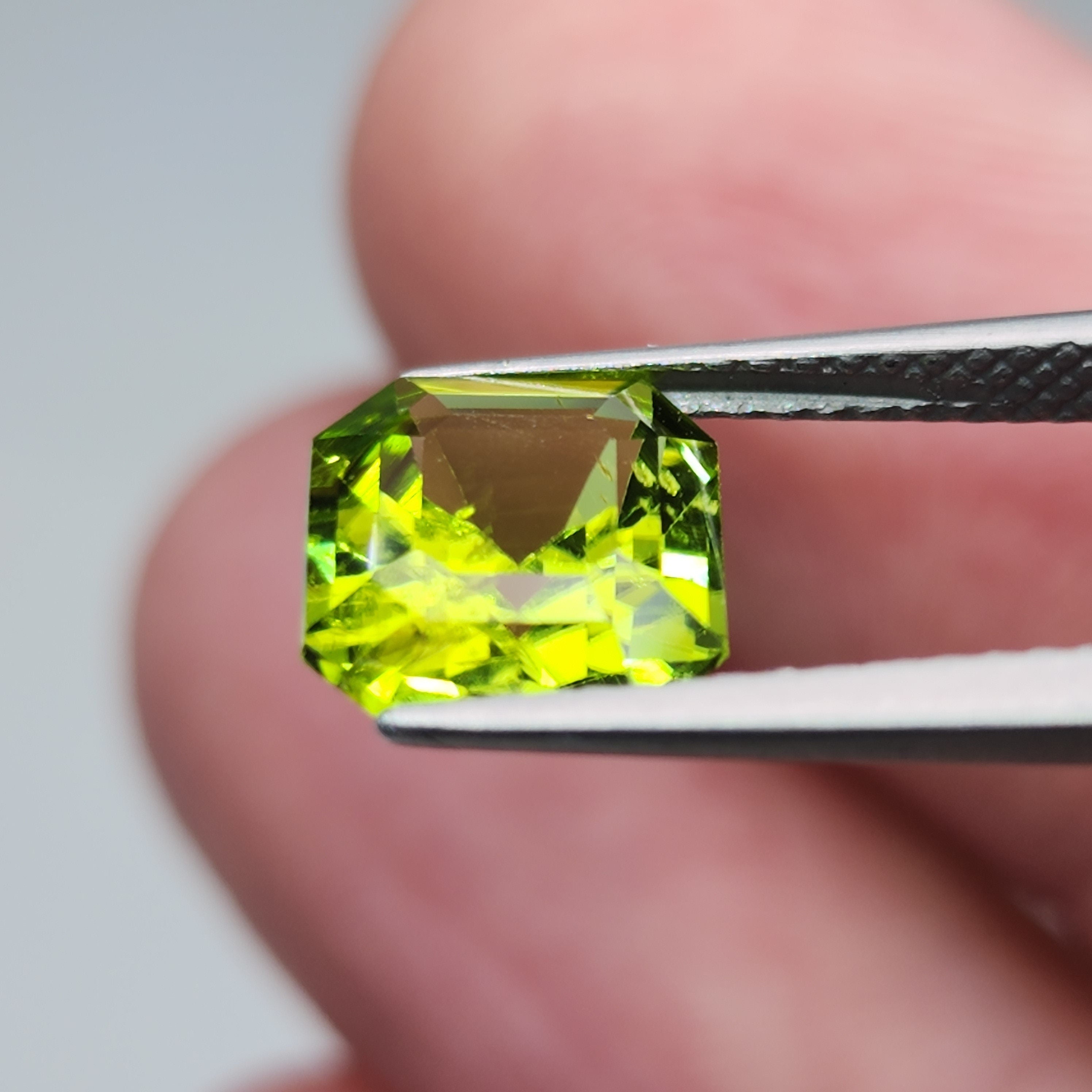 Natural Peridot, 2.81 carat