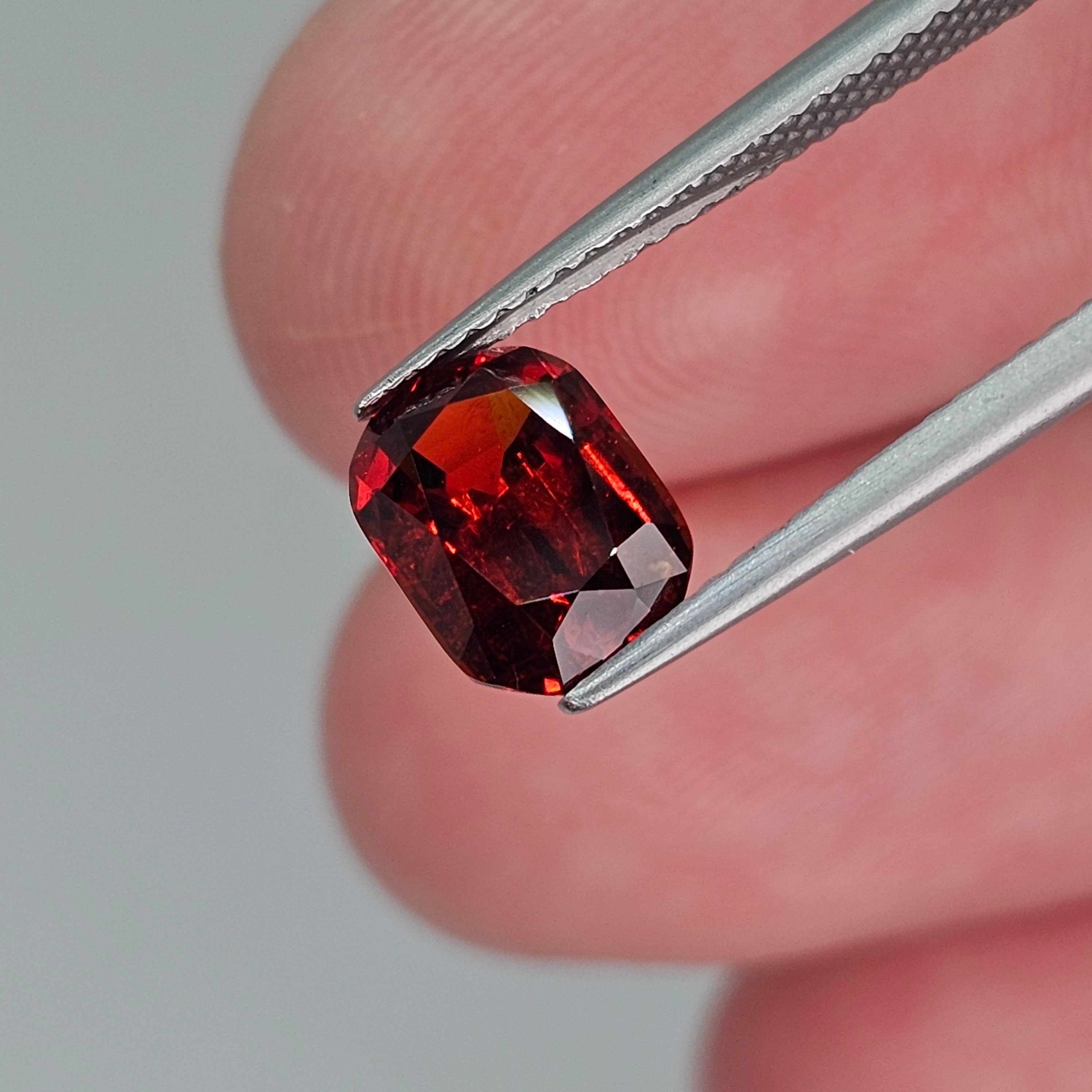 Natural Garnet, 2.47 carat