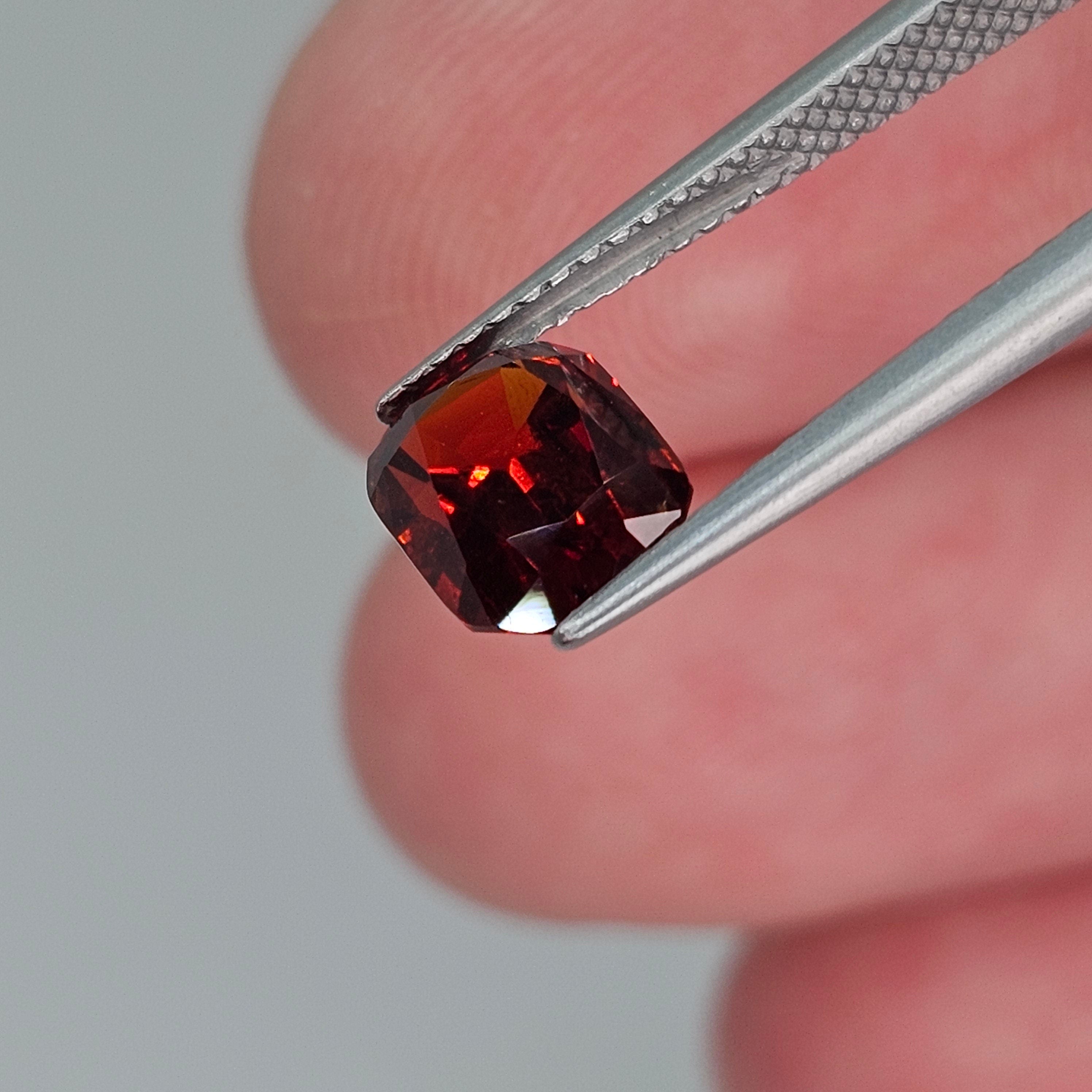 Natural Garnet, 2.47 carat