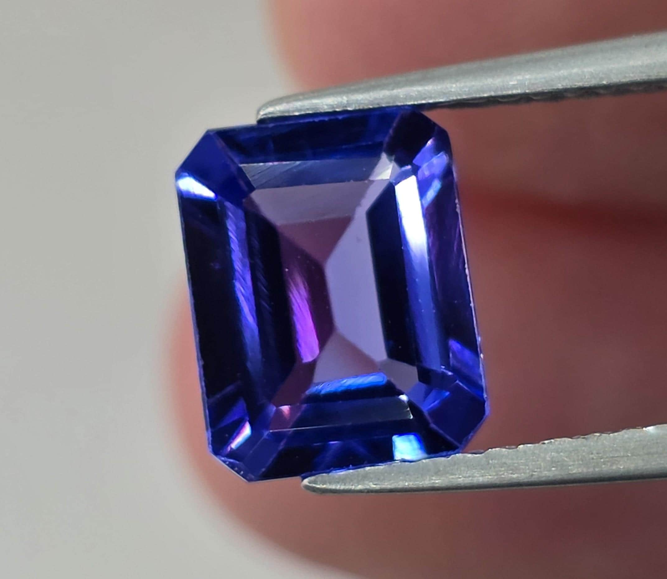 Natural Tanzanite, 2.46 carat
