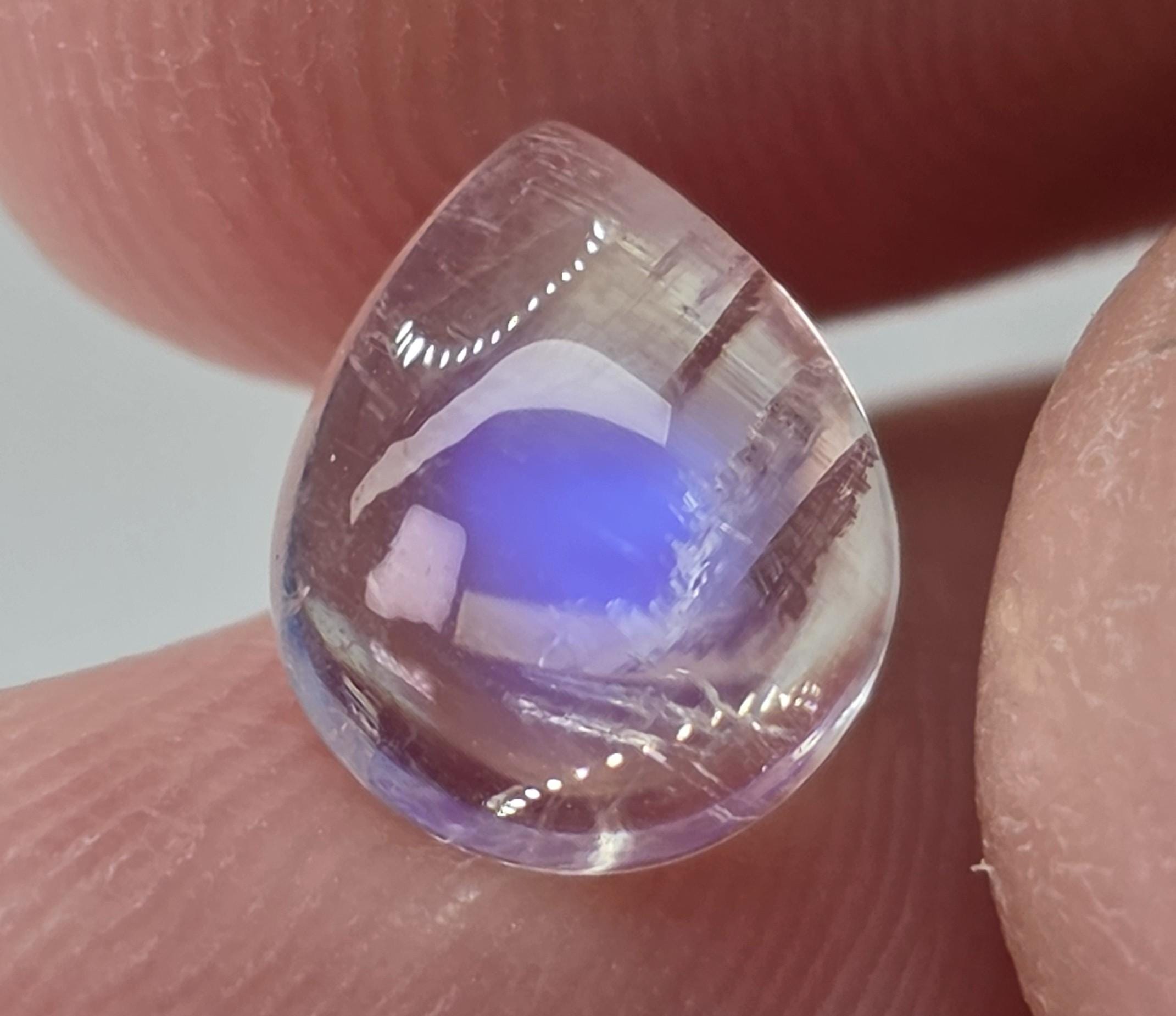 Natural Moonstone, 2.00 carat