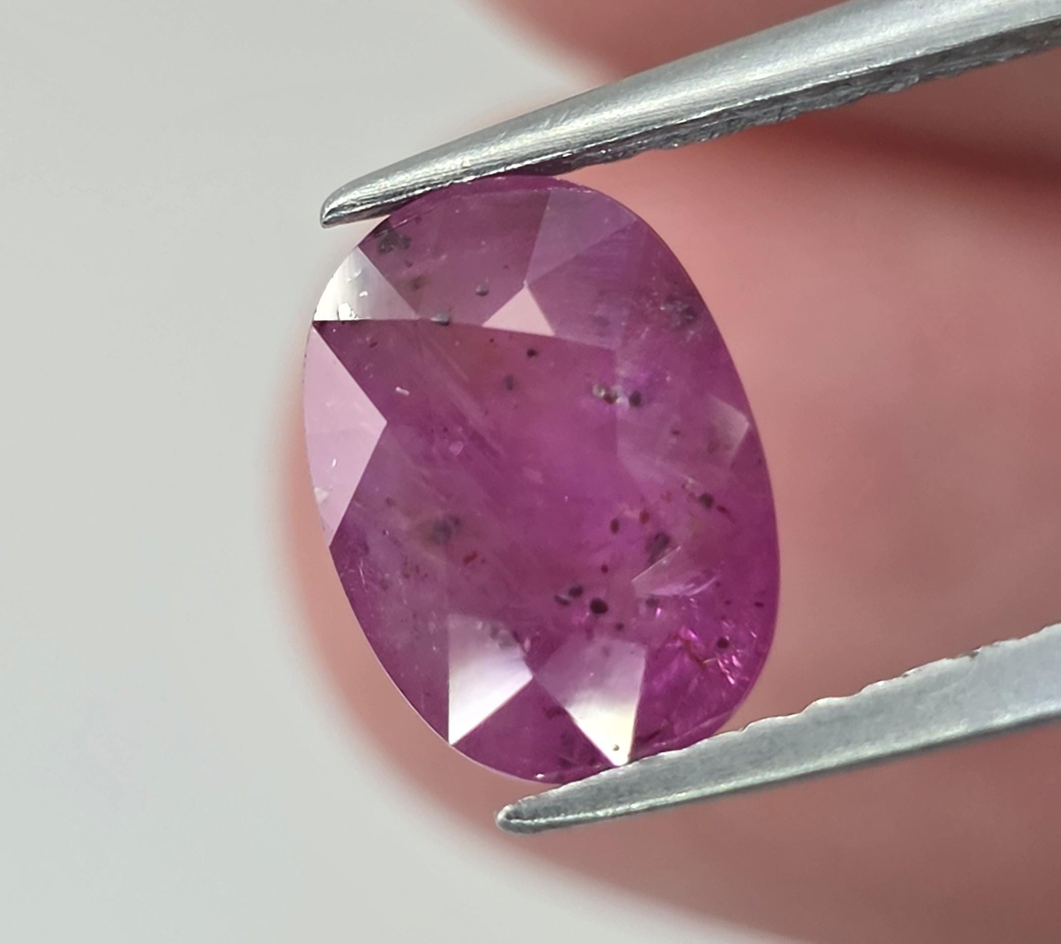 Natural Sapphire, 2.42 carat